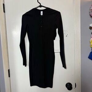 Lululemon All Aligned Ribbed
LS Henley Dress Size 6 black